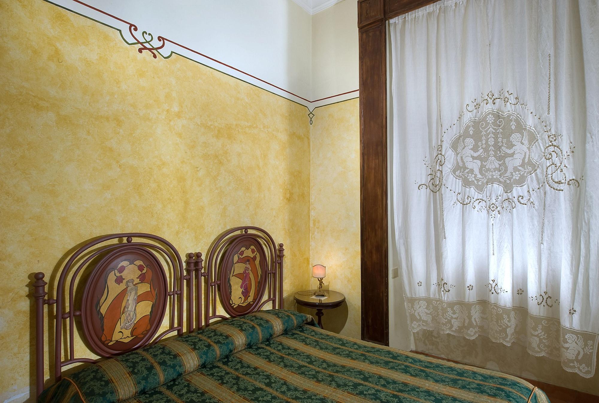 Chiaja Hotel De Charme Naples Exterior photo