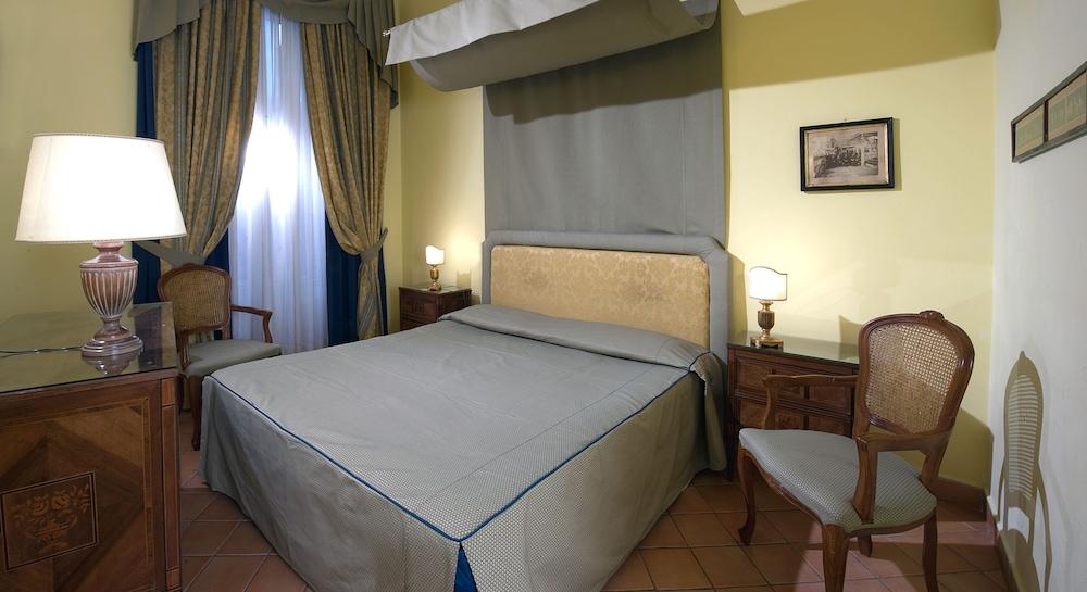 Chiaja Hotel De Charme Naples Exterior photo