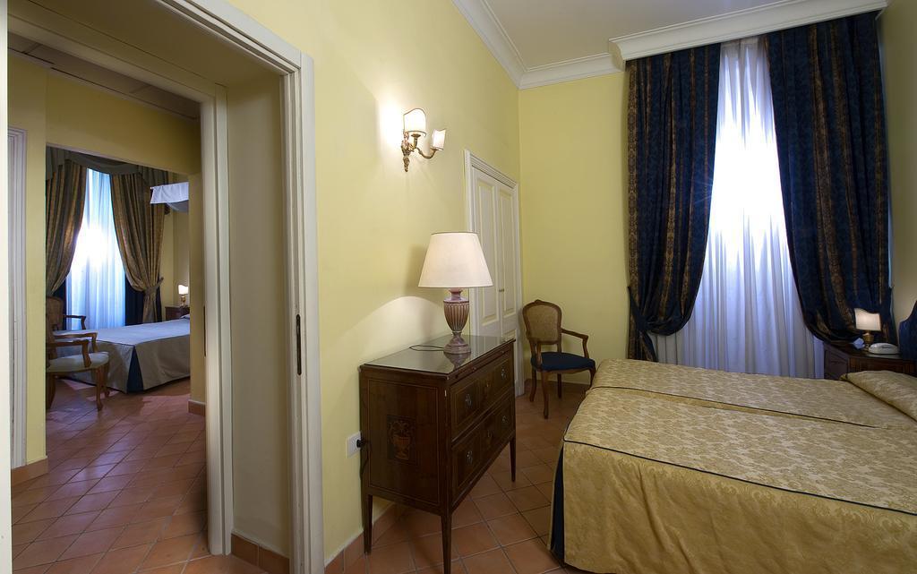 Chiaja Hotel De Charme Naples Room photo