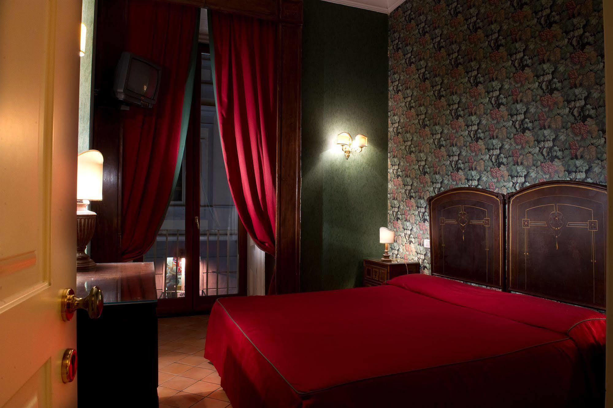 Chiaja Hotel De Charme Naples Room photo